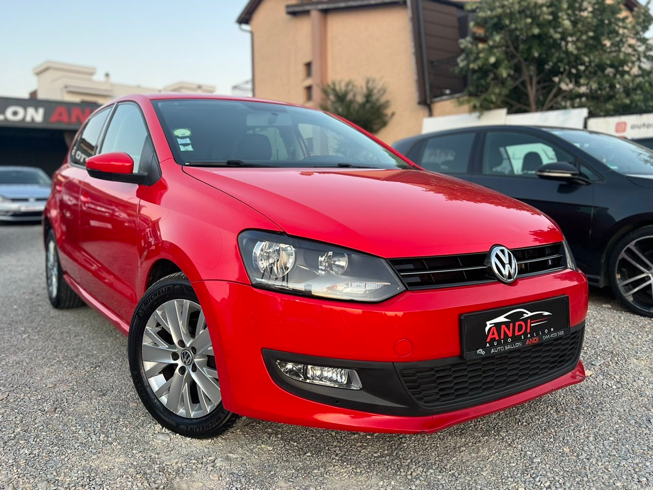 Volkswagen Polo   - 2014