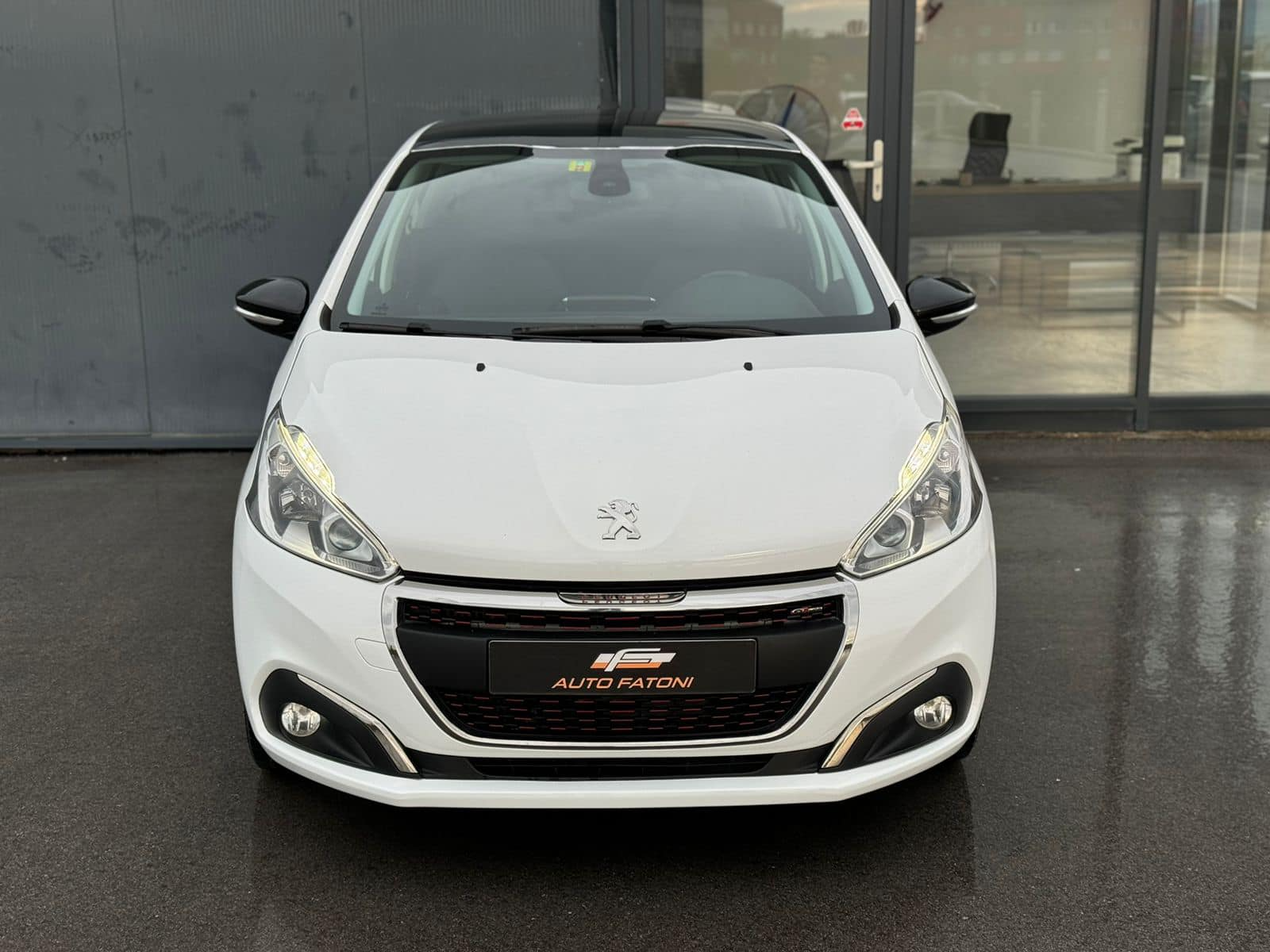 Peugeot 208   - 2016