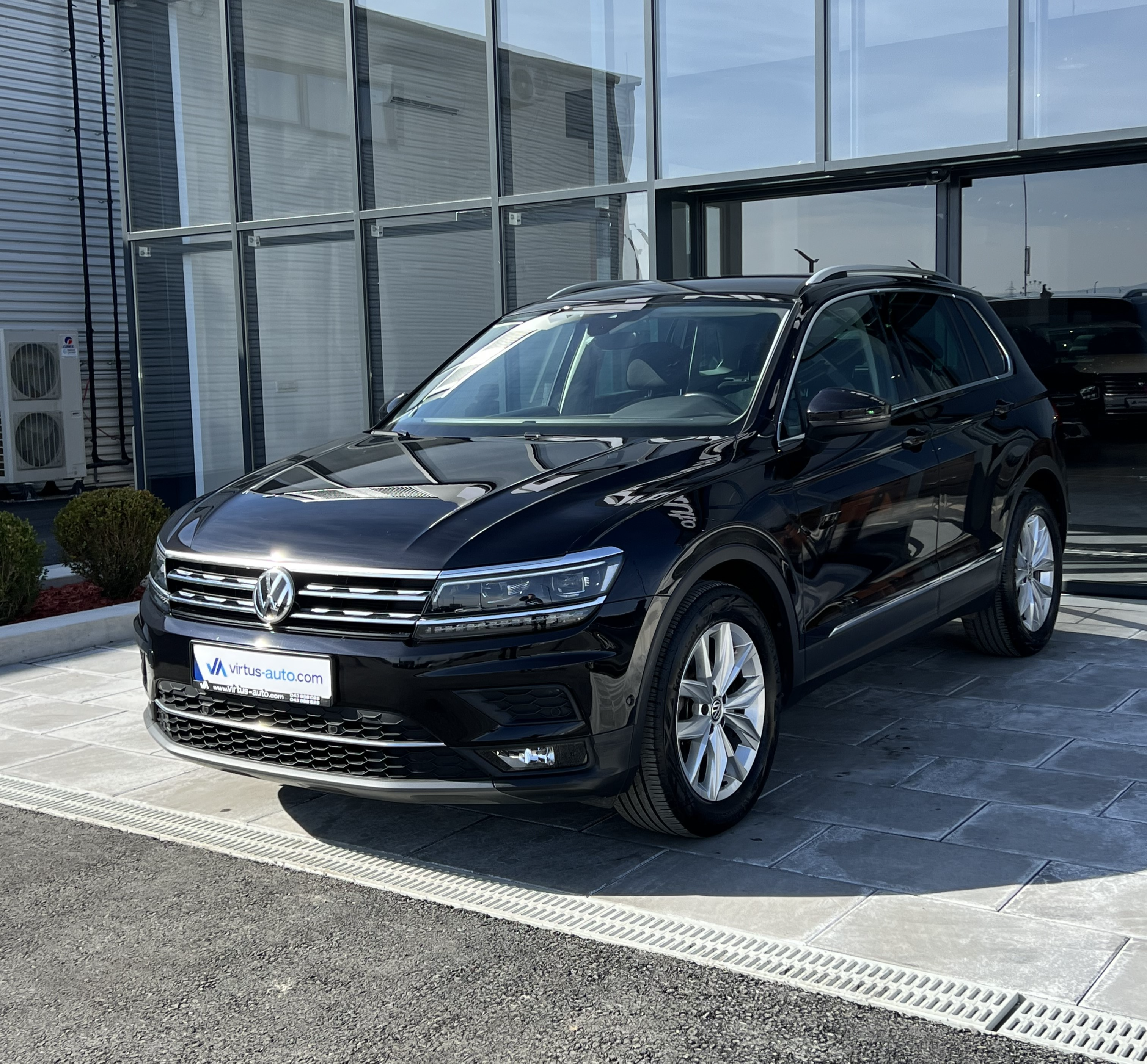 Volkswagen Tiguan   - 2019