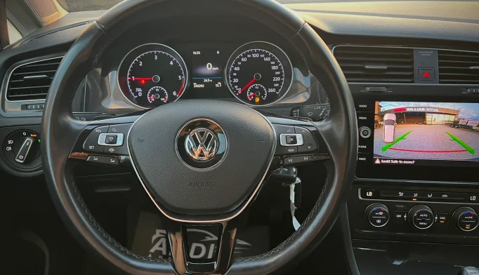 Volkswagen Golf  - 2019