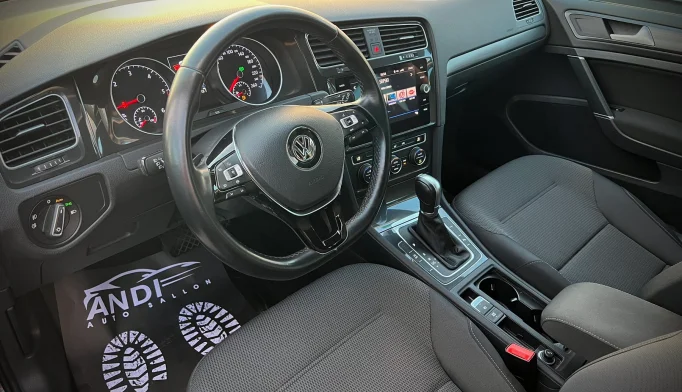 Volkswagen Golf  - 2019