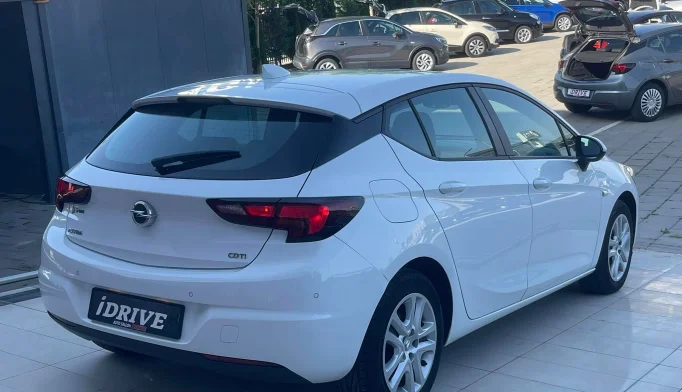 Opel Astra  - 2018