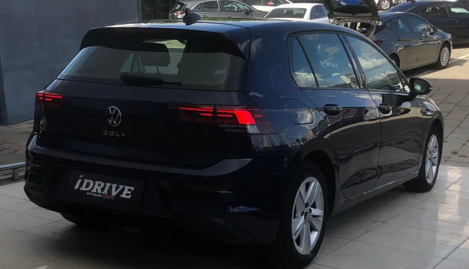 Volkswagen Golf  - 2020