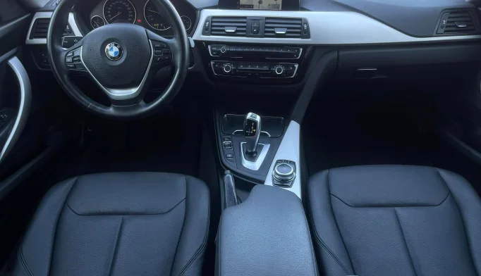 BMW 3 Series  - 2019