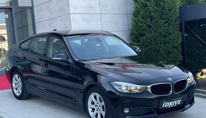 BMW 3 Series  - 2019