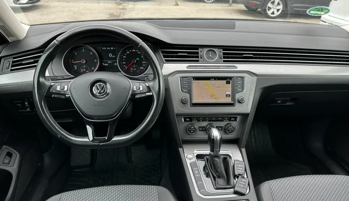 Volkswagen Passat  - 2016