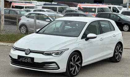 Volkswagen Golf 8  - 2021