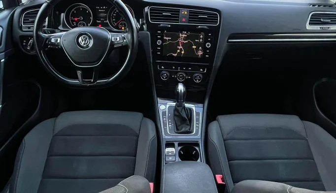 Volkswagen Golf  - 2018