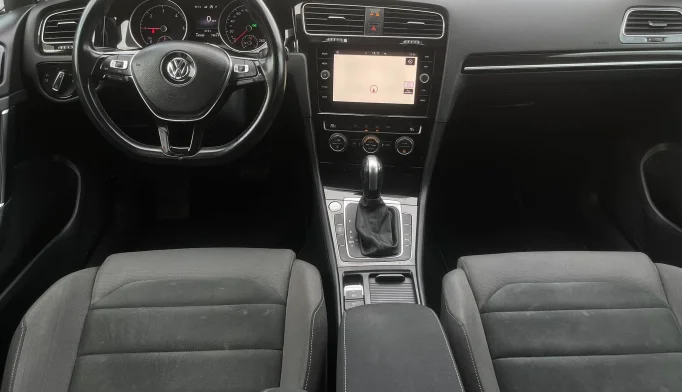 Volkswagen Golf  - 2019