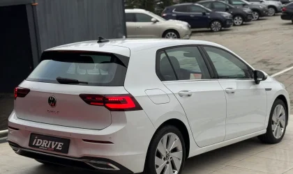 Volkswagen Golf  - 2020