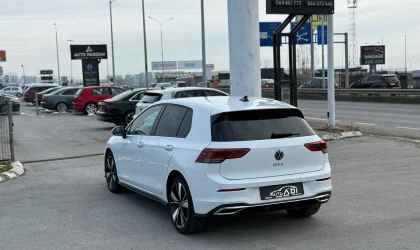 Volkswagen Golf 8  - 2021