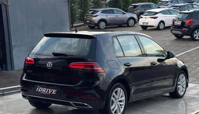 Volkswagen Golf  - 2018