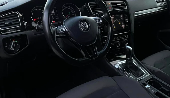 Volkswagen Golf  - 2018