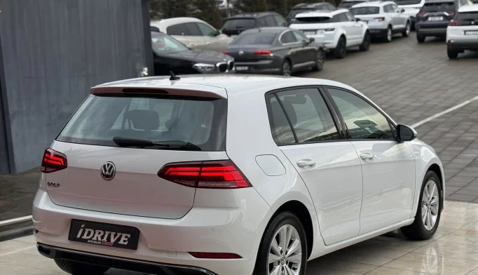 Volkswagen Golf  - 2018