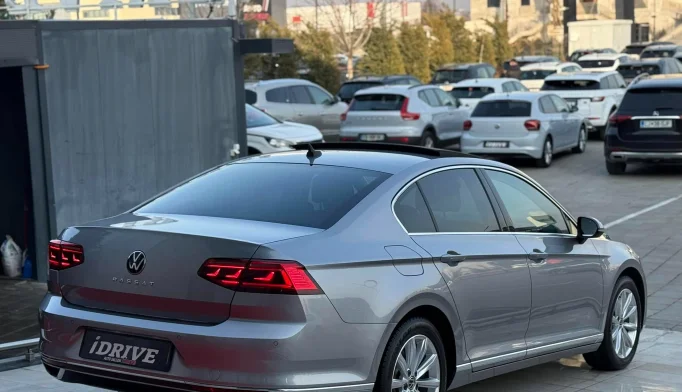 Volkswagen Passat  - 2020