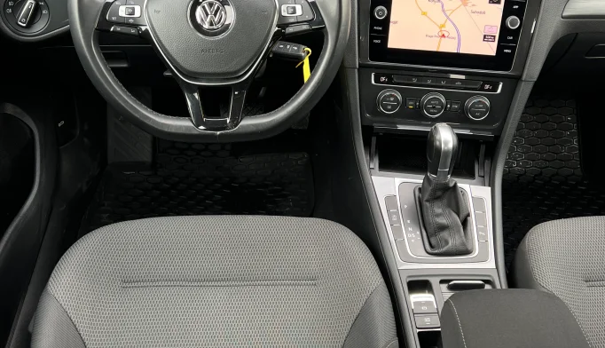 Volkswagen Golf  - 2019